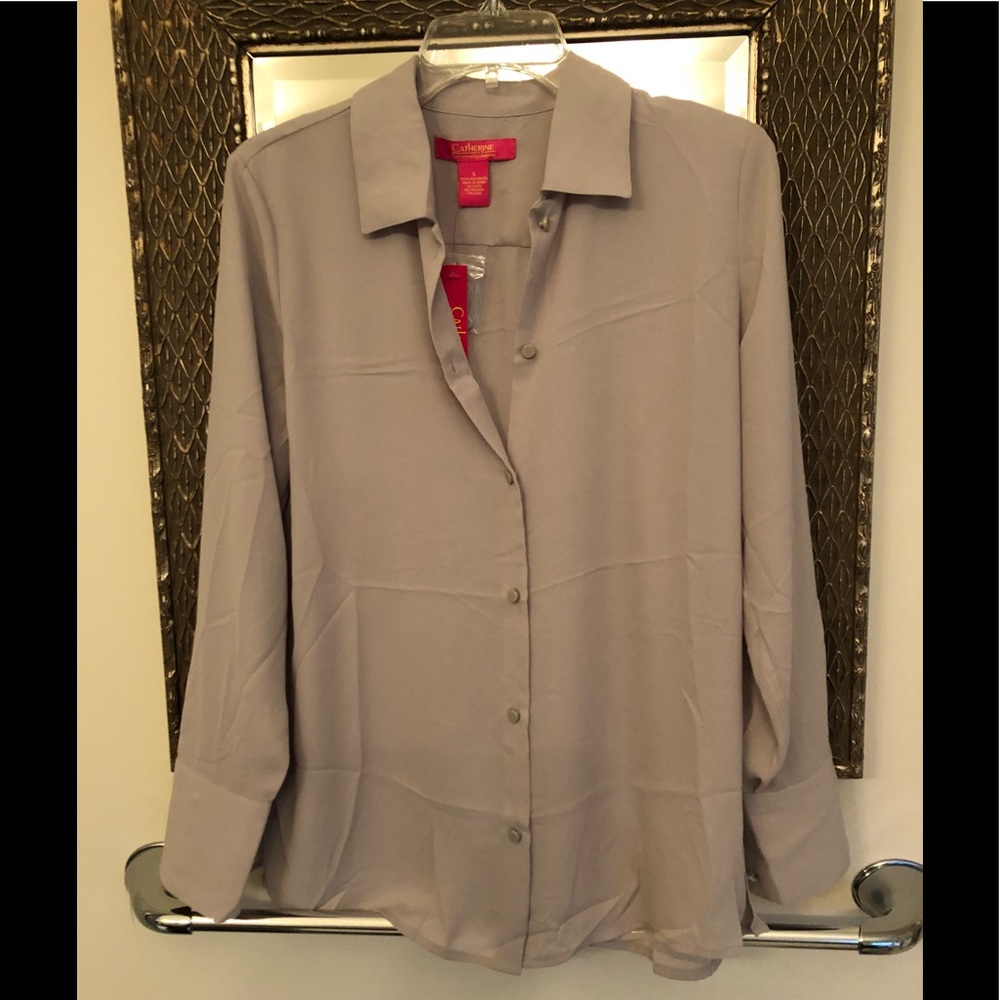 NWT Flowy, pretty cream/tan button down blouse